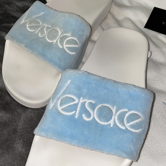 Versace Slippers - Picture 3 of 6